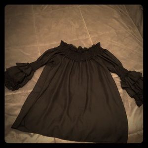 Black (boutique)  off shoulder - or not flowy top